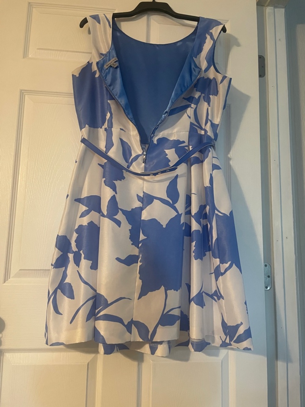 Danny & Nicole White Dress with Blue Floral Print - Picture 6 of 10